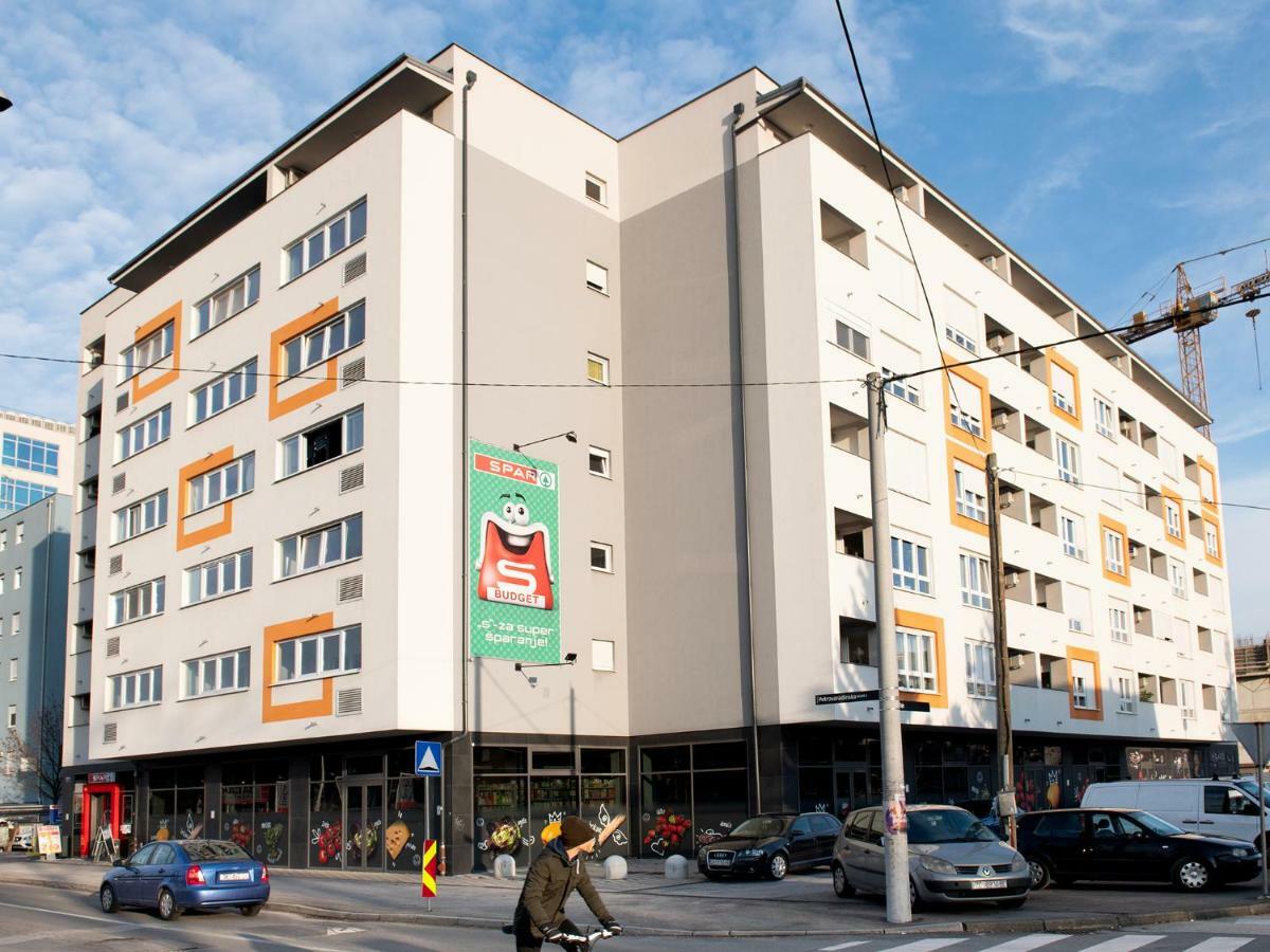 Flexible Selfcheckins 9 - Zagreb - Garage - Electric Vehicle Ccharger - Loggia - New - Apartments Repinc 9 Zewnętrze zdjęcie